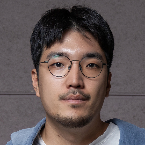 김덕근감독